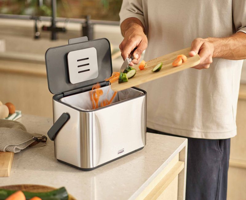 Countertop Compost Bin That Doesn't Stink