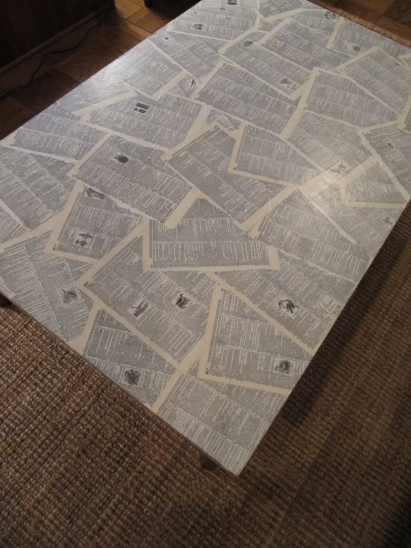 Foreign Language Magazine Accent Table