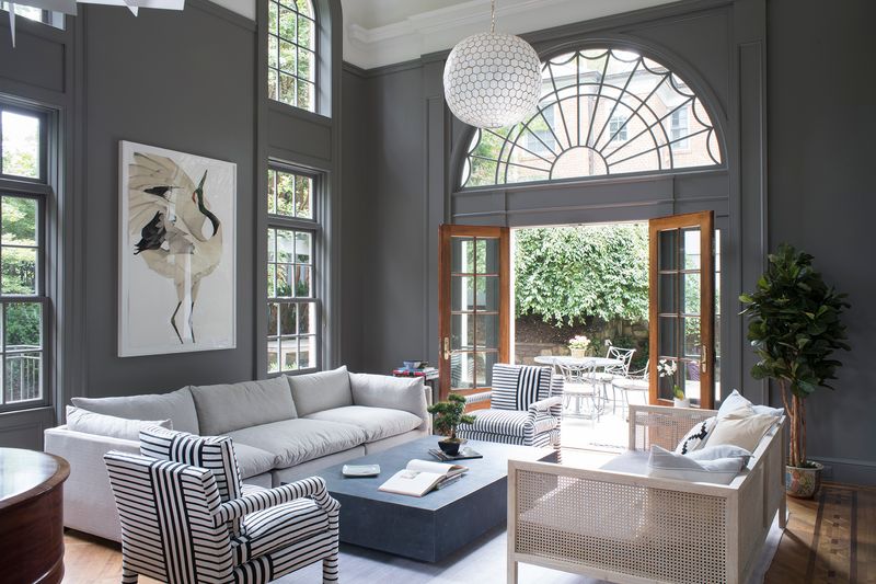 All-Gray Everything: Corporate Apartment Vibes