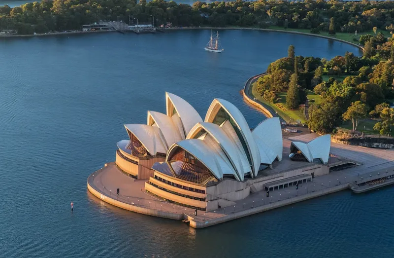 Sydney Opera House (Sydney, Australia)