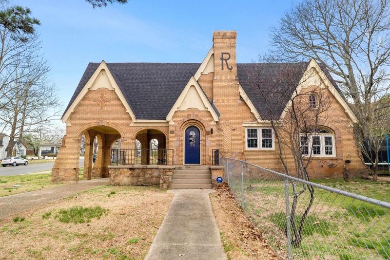 1920 Victorian Home in Hot Springs, Arkansas