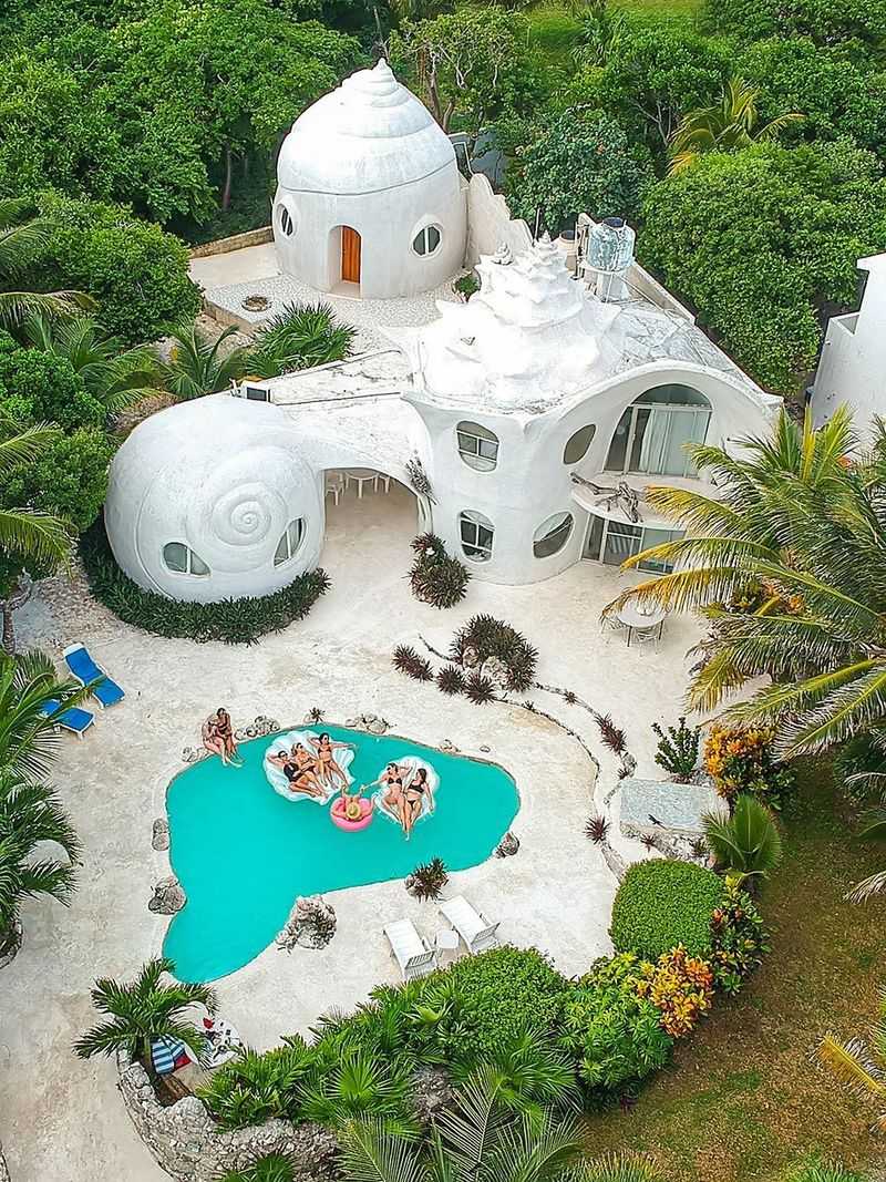 Seashell House: Ocean-Inspired Oasis