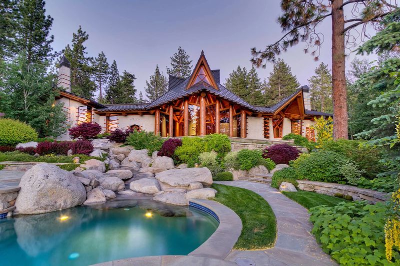 Japanese-Inspired Retreat On Lake Tahoe