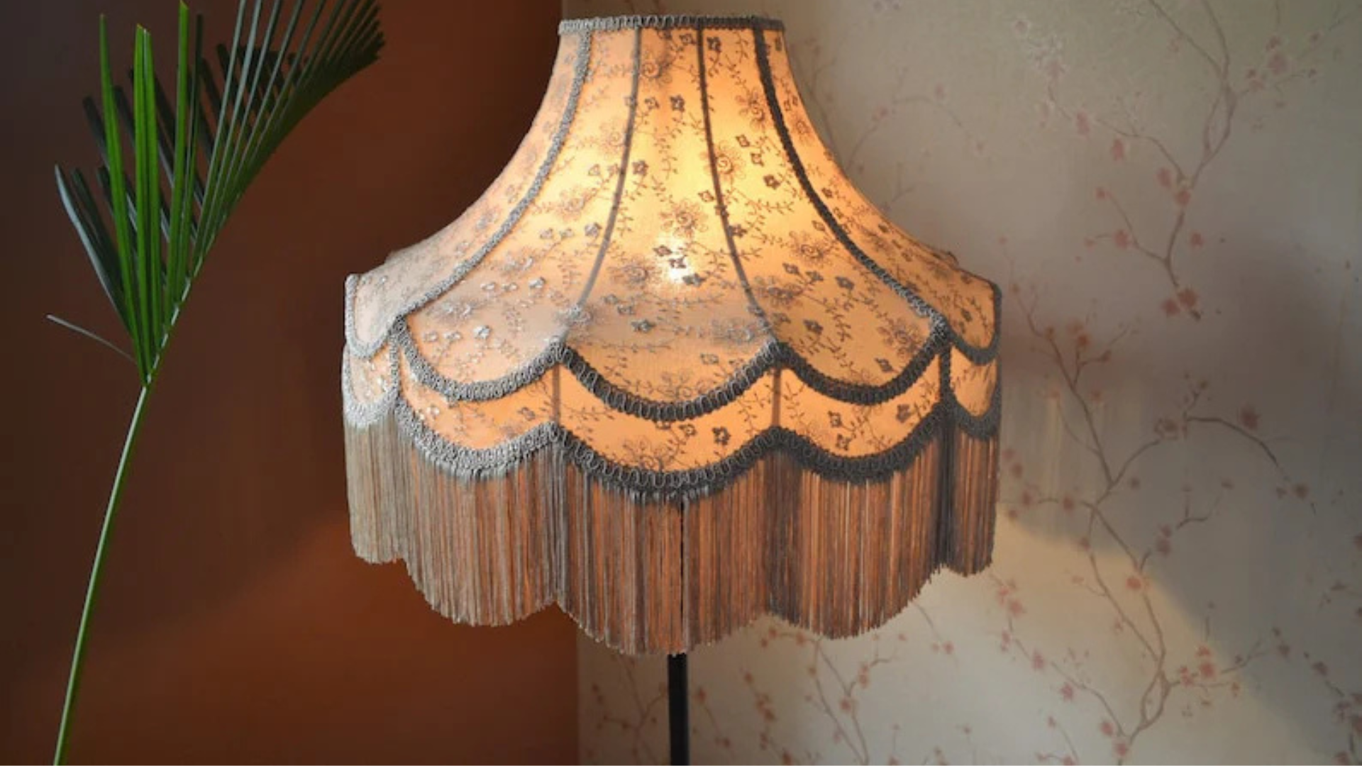 fringed lampshades in boomer's home