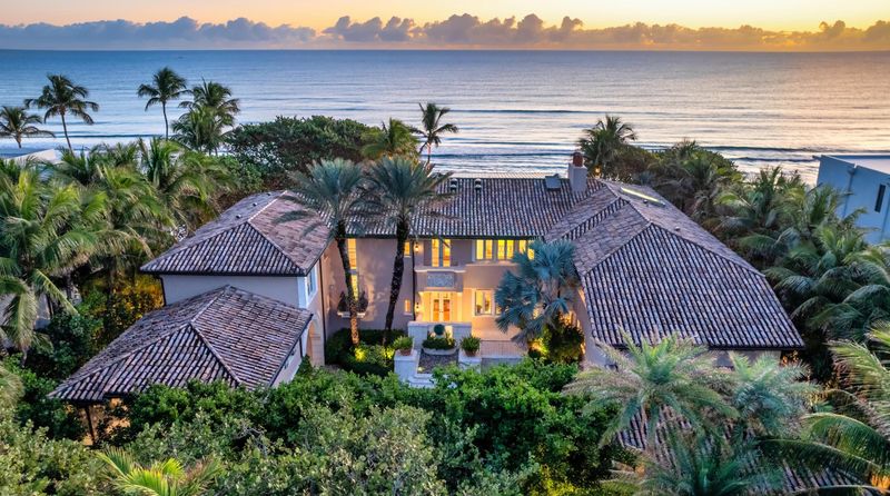 The Grand Loggia On Hillsboro Beach