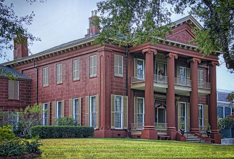 Magnolia Hall: Natchez's Last Great Mansion