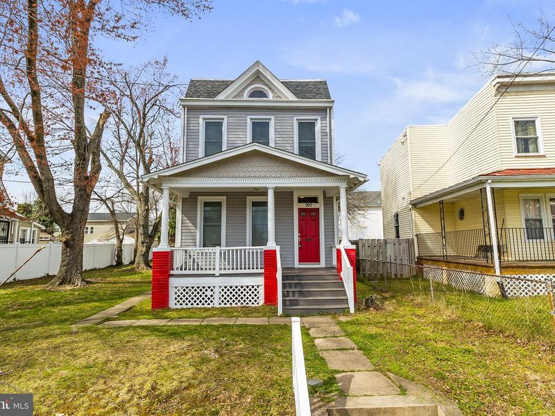3. 1917 Traditional Home in Washington, DC