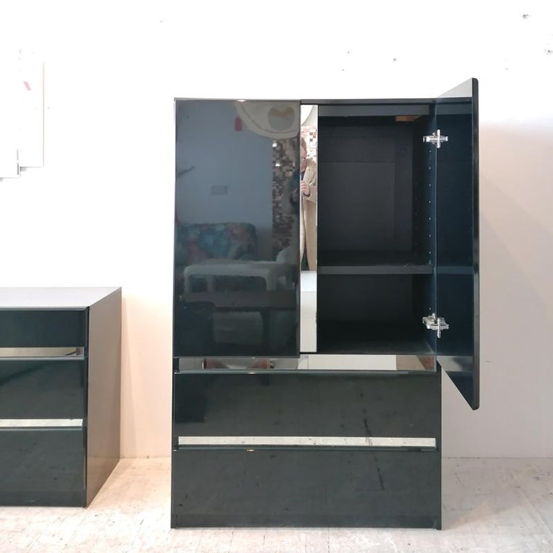Lacquered Furniture
