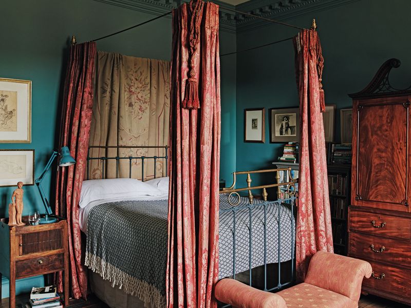 Canopy Beds With Privacy Curtains