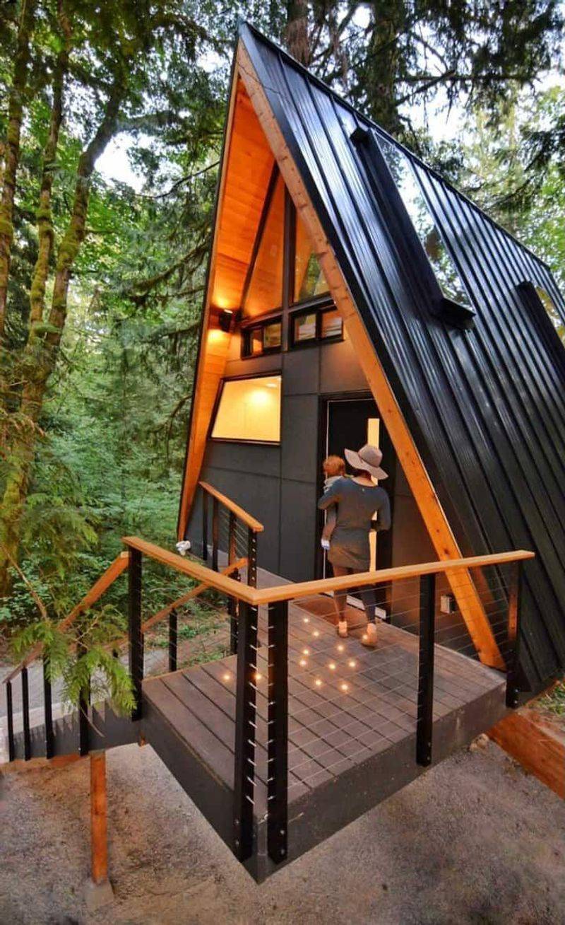 Floating Treehouse Barndo In Washington