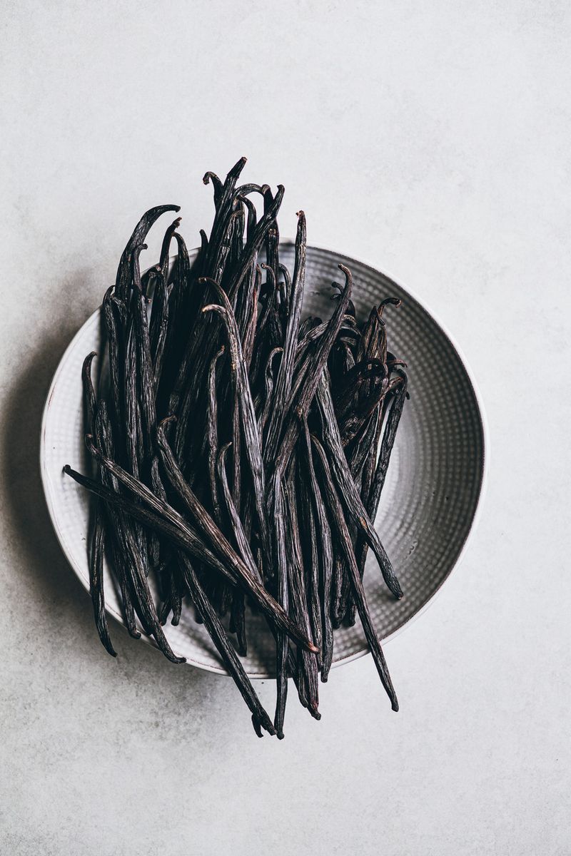 Place Vanilla Pods in Vacuum Canisters