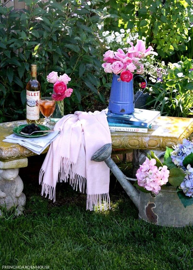 Arrange Fresh or Dried Flower Displays