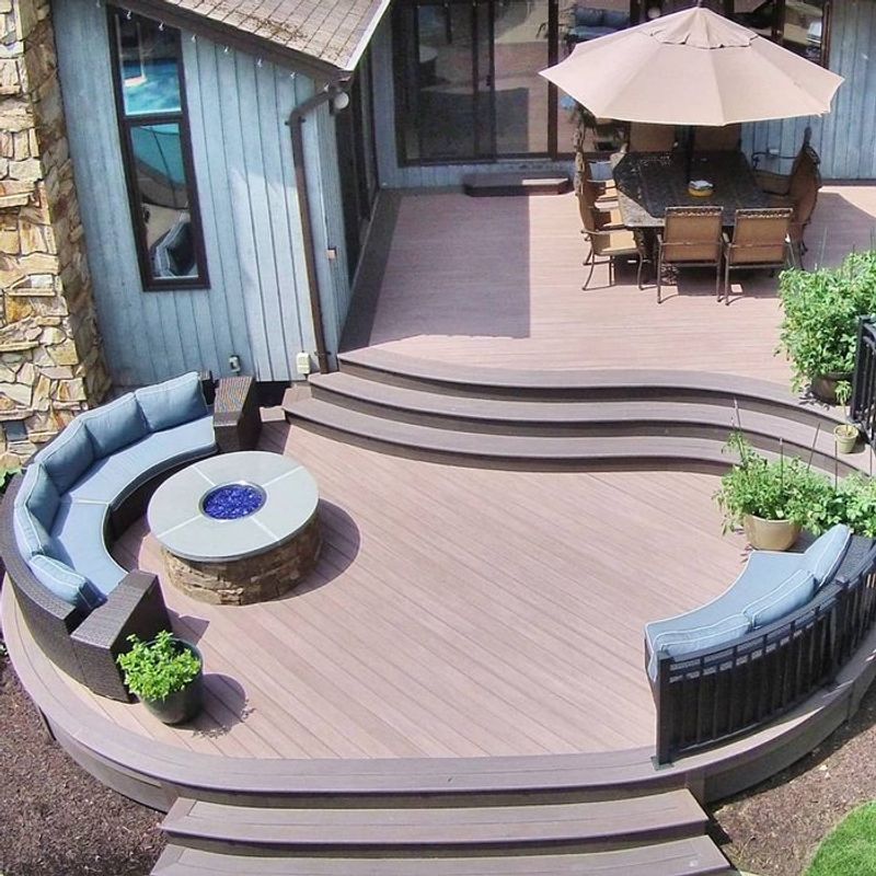 Curved Multi-Tier Design