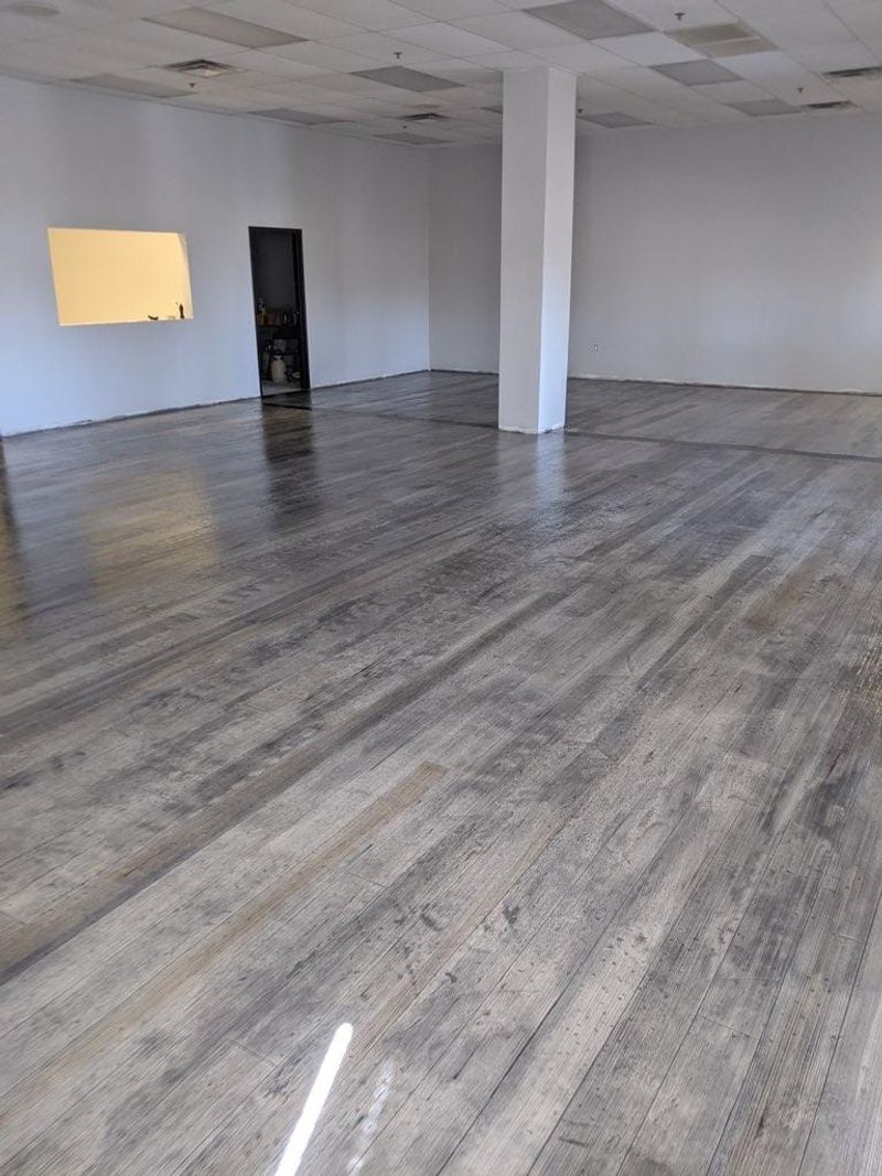 Wood-Look Warmth