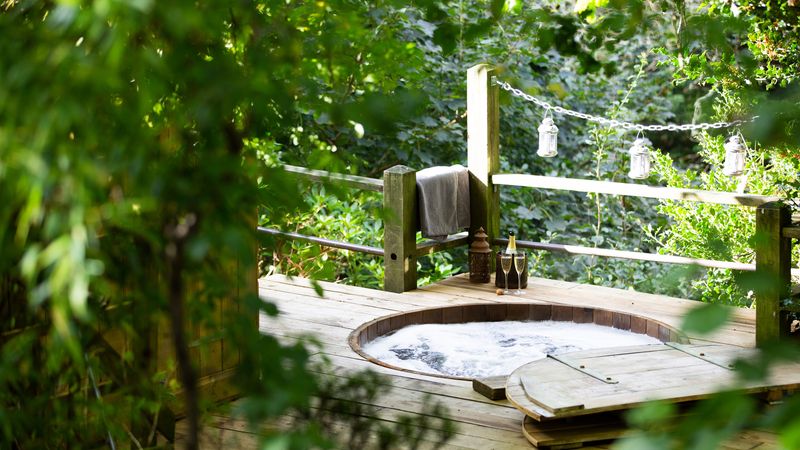 Sunken Conversation Tub