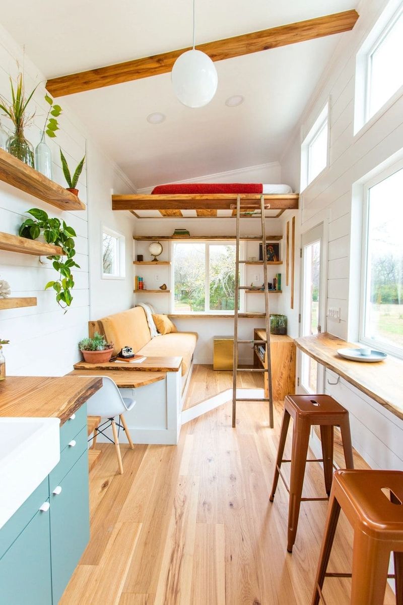 Use Space-Defining Color Schemes