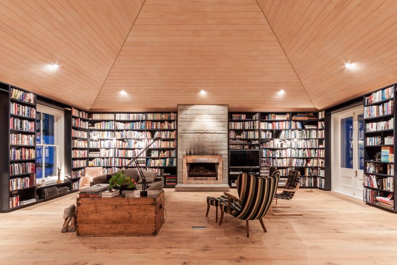 Bologna Bookish Apartment