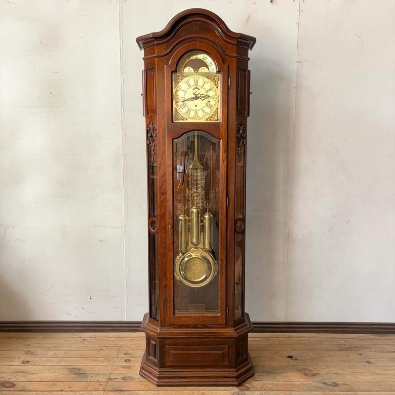 Vintage Grandfather Clocks: Timeless Value