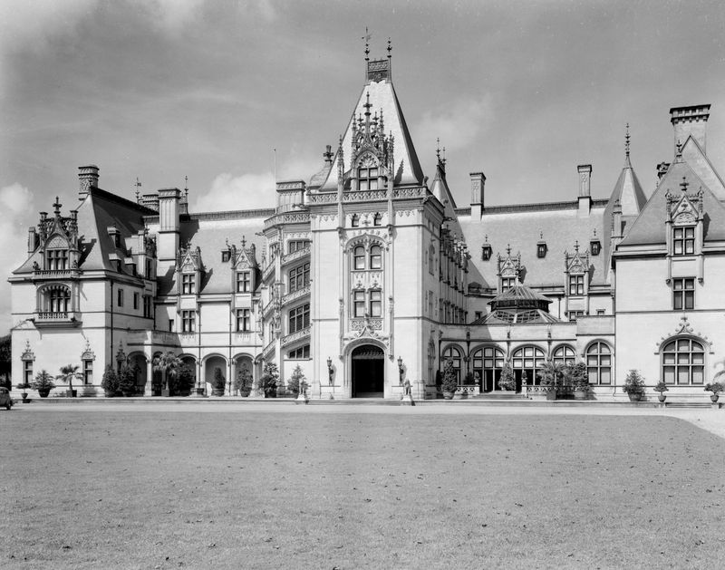 Biltmore Estate Grandeur (1956)