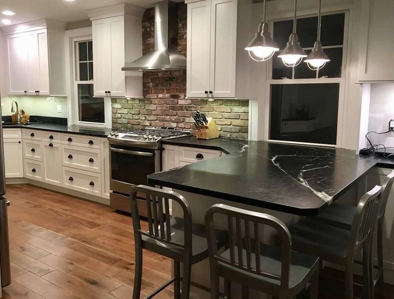 Dark Countertops Heat Up in Sunlight