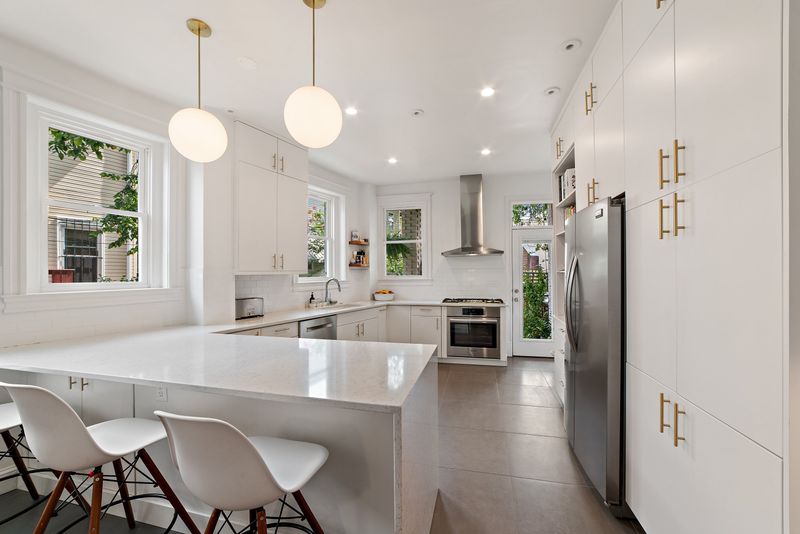 Smart Lighting Systems for Tech-Forward Homes