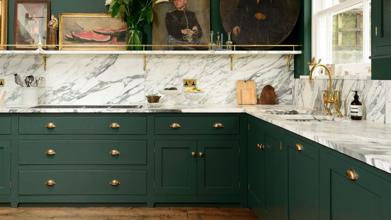 Vintage-Inspired Hardware