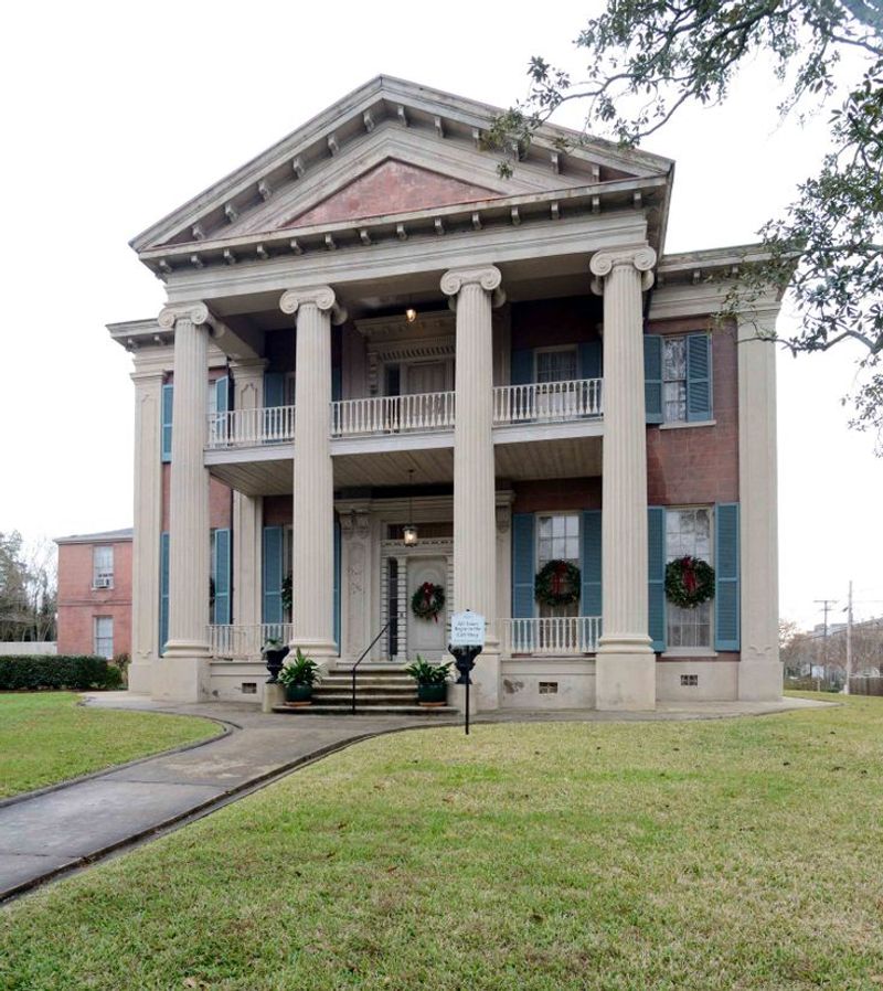 Magnolia Hall