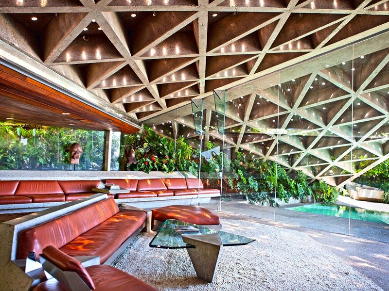 Sheats-Goldstein Residence: Hollywood's Concrete Jungle