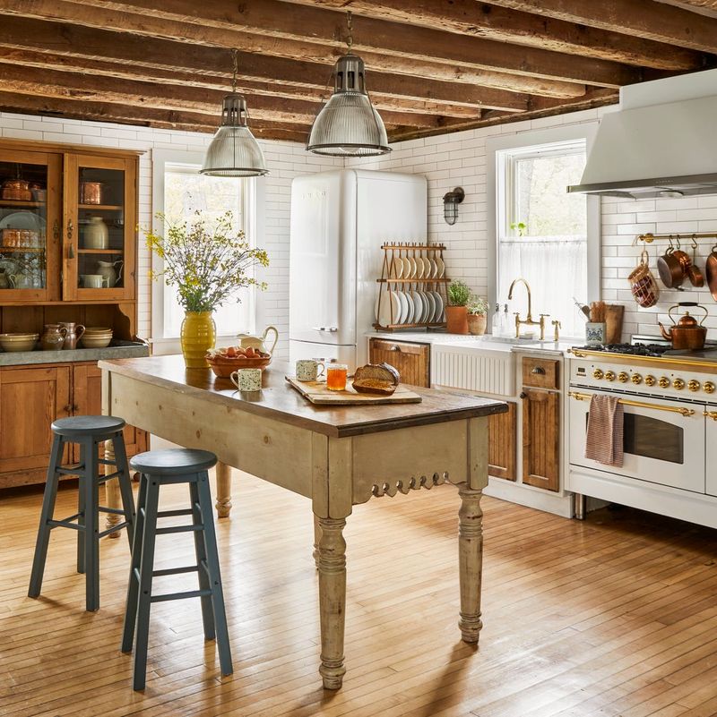 Freestanding Furniture Pieces