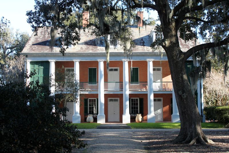 Shadows-on-the-Teche: Louisiana's Haunted Beauty