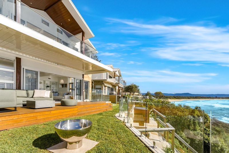 Surfers' Retreat, Australia
