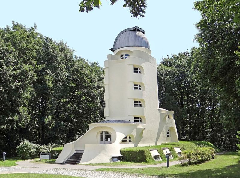 Einstein Tower by Erich Mendelsohn