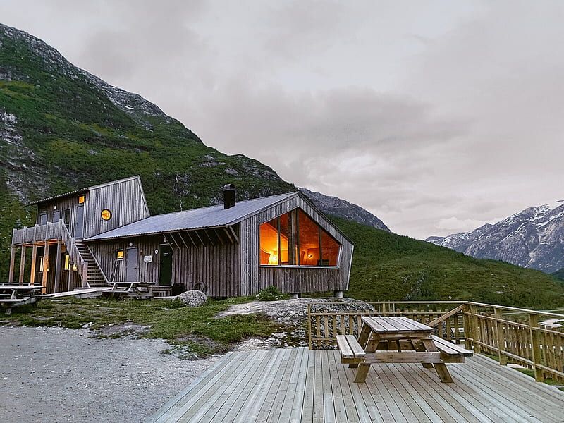 Scandinavian Shoreline Cabin