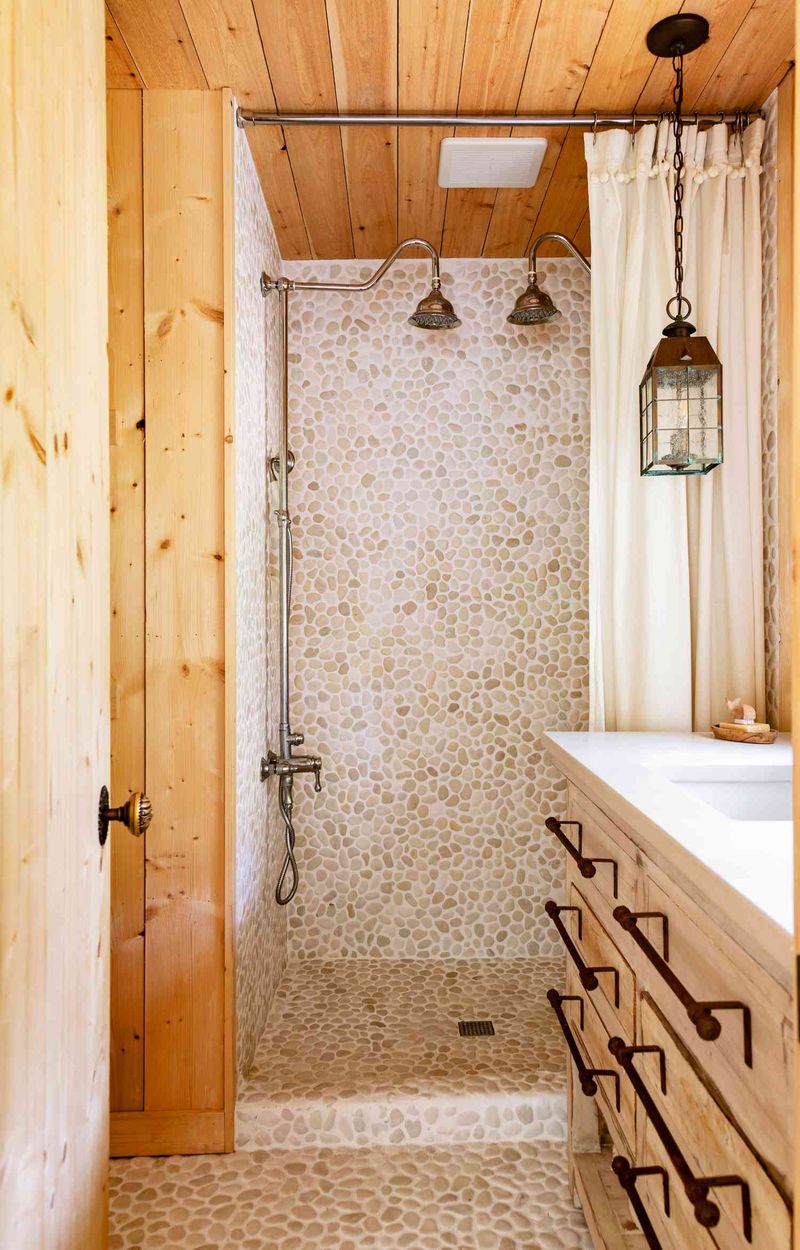 Wood Accent Tropical Vibe