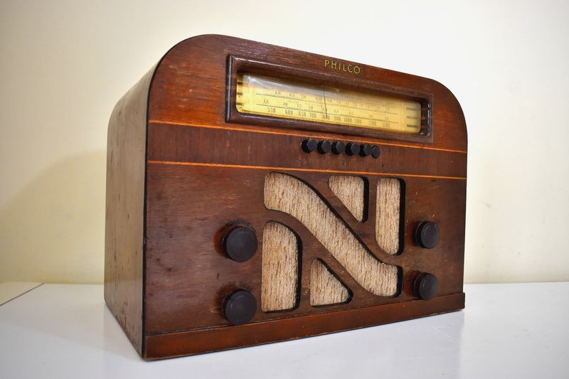 Vintage Radios: Broadcasting Disappointment
