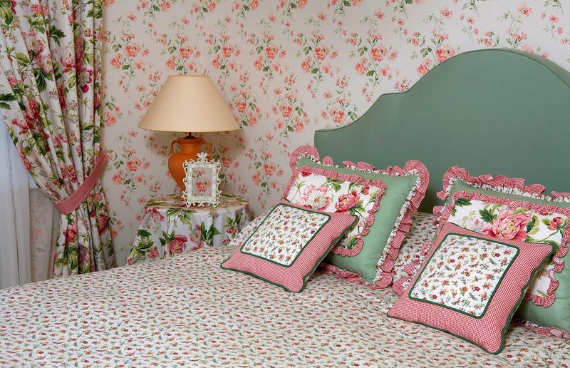 Wallpaper Borders With Fussy Patterns
