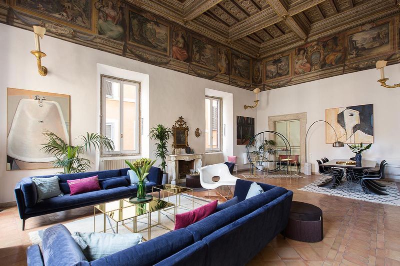 Roman Apartment With Classical Twists