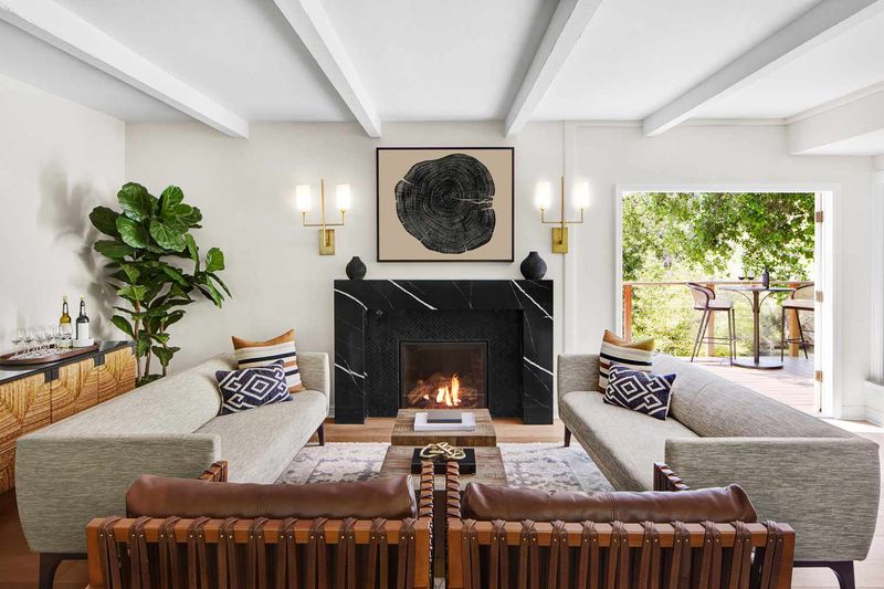 Conversation-Friendly Furniture Arrangement