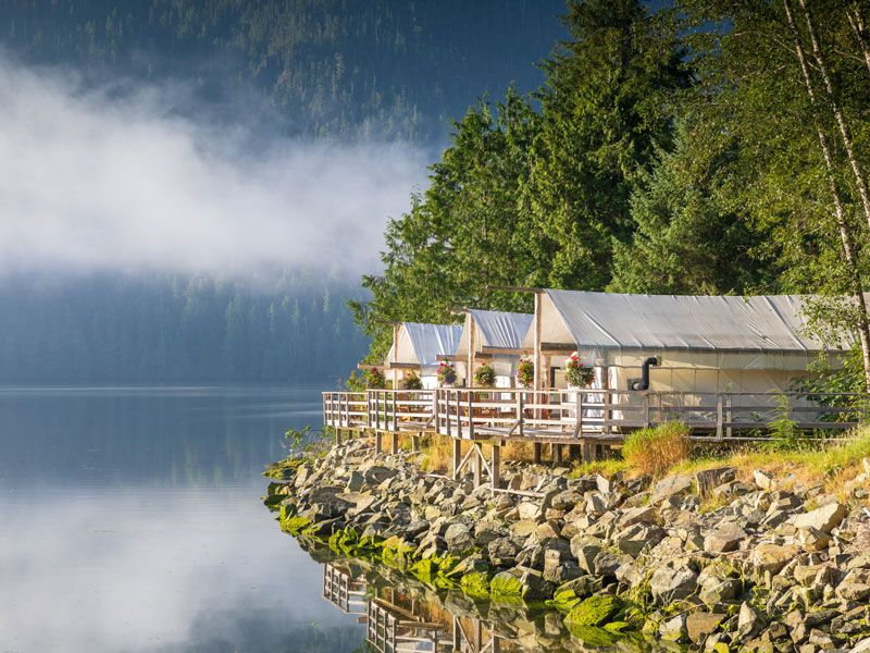 Canadian Wilderness Lodge On Lake Louise