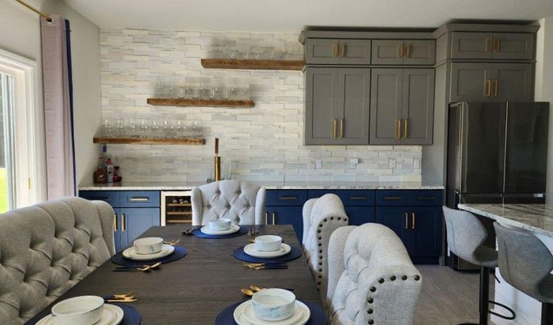 Backsplashes That Connect To Living Areas