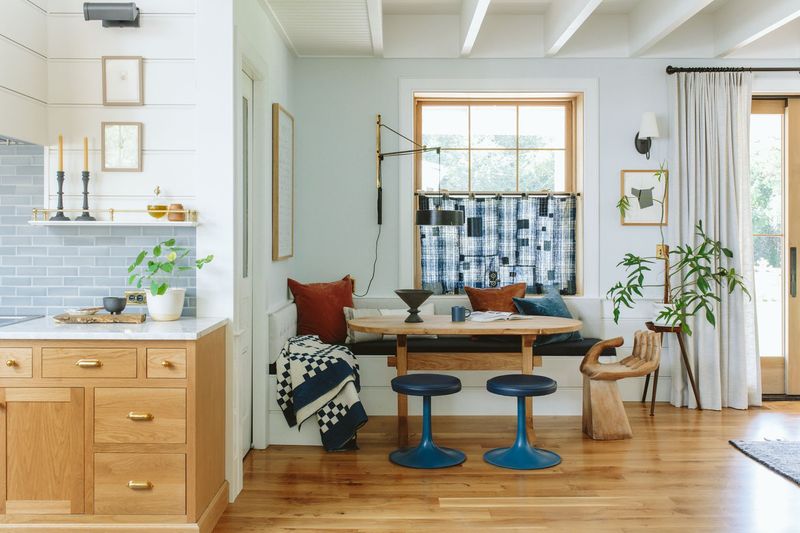 Seasonal Décor Simplifier