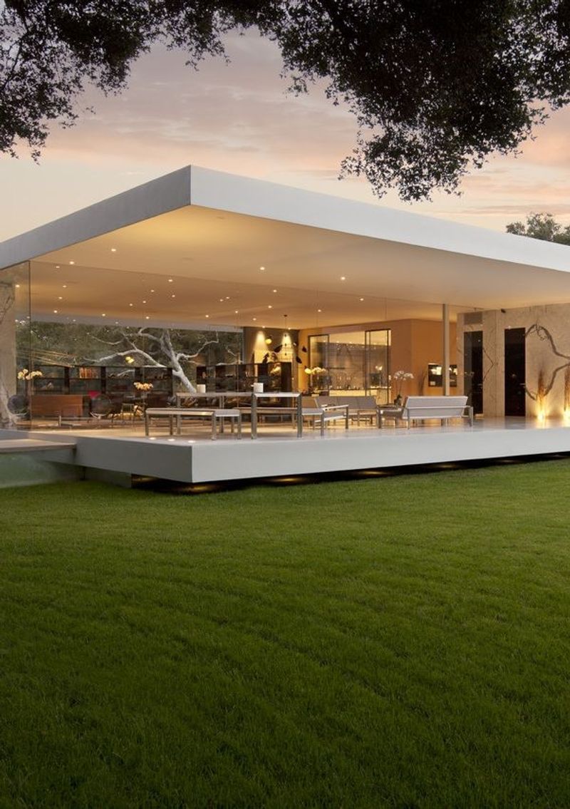 Glass Box Minimalist