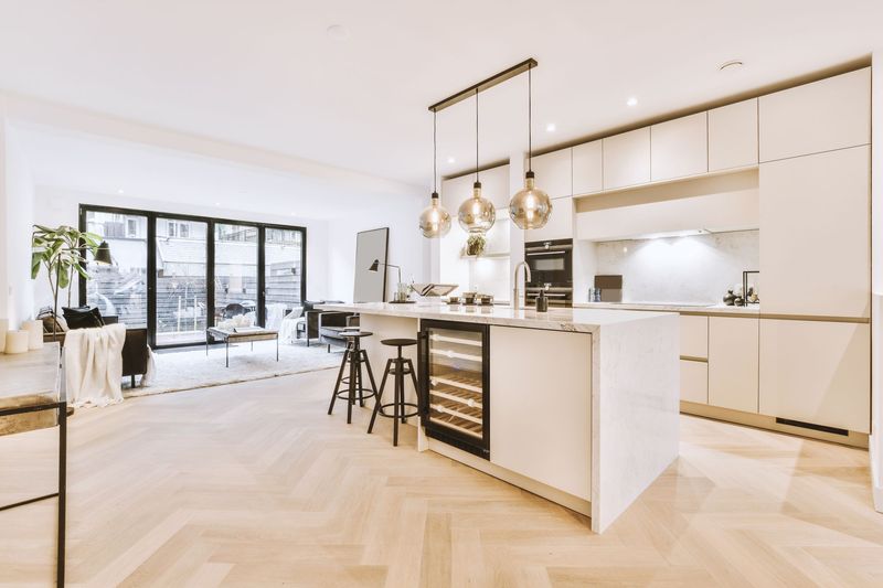 Continuous Flooring Throughout