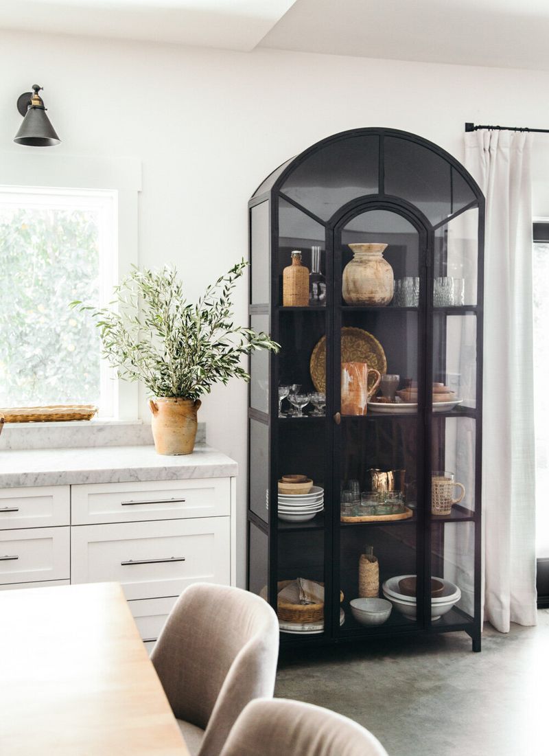 Display Art Instead Of Dishes