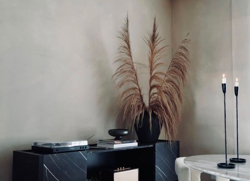 Low-Sheen Wall Finishes