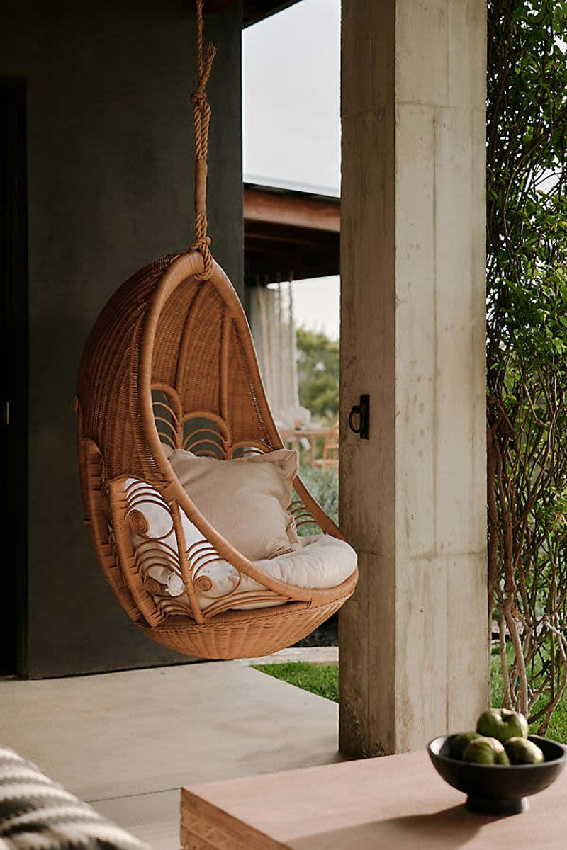 Egg-Shaped Hanging Chair