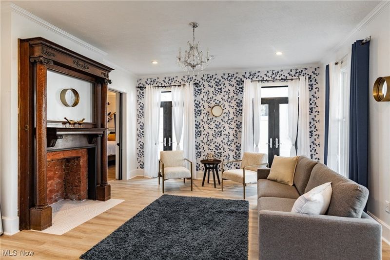 Parkersburg Home's Stately Living Room