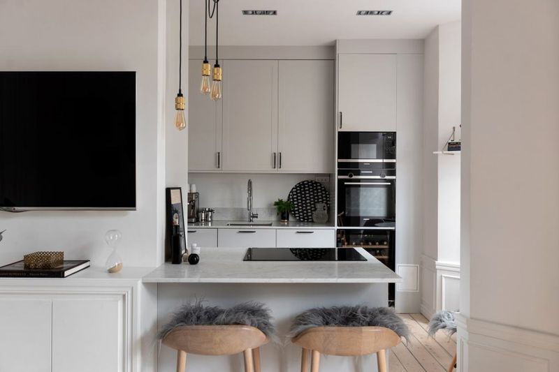 DO: Use Your Peninsula As A Room Divider