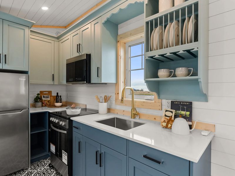 Compact Gourmet Kitchen