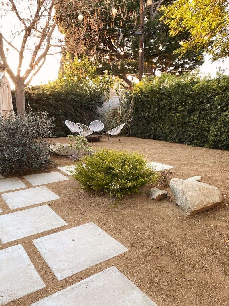 Decomposed Granite Courtyard: Crunchy-Chic Gathering Space